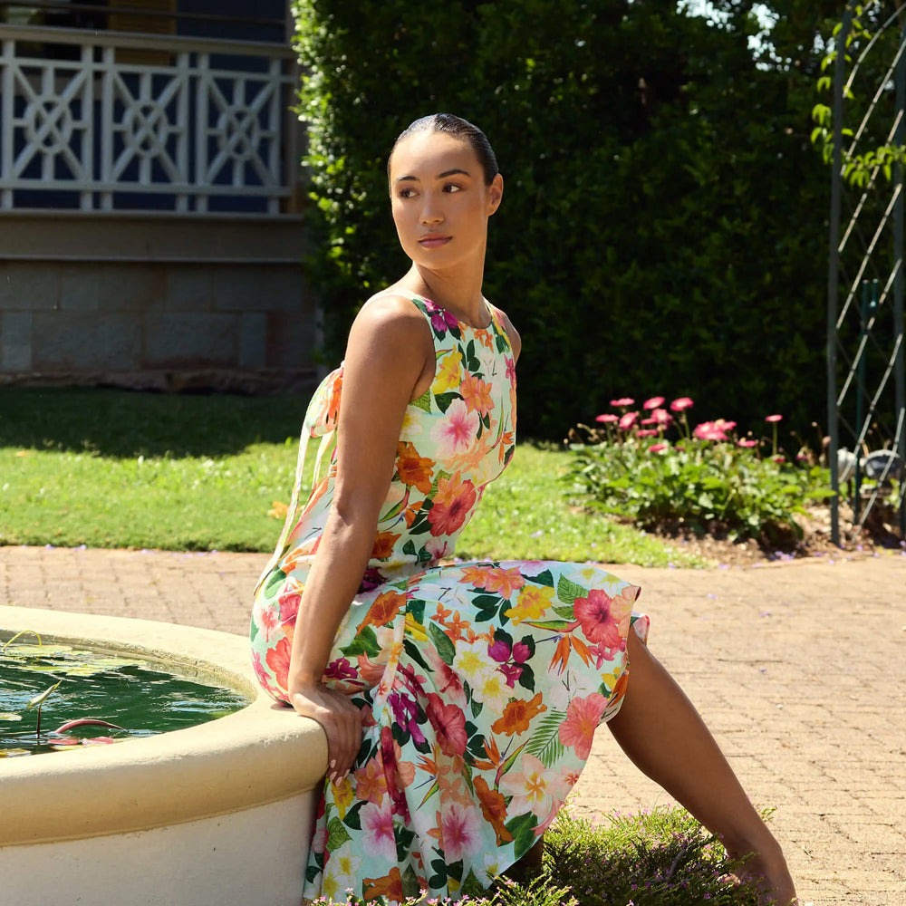 Hawaiian-Holiday Isabella Longginou